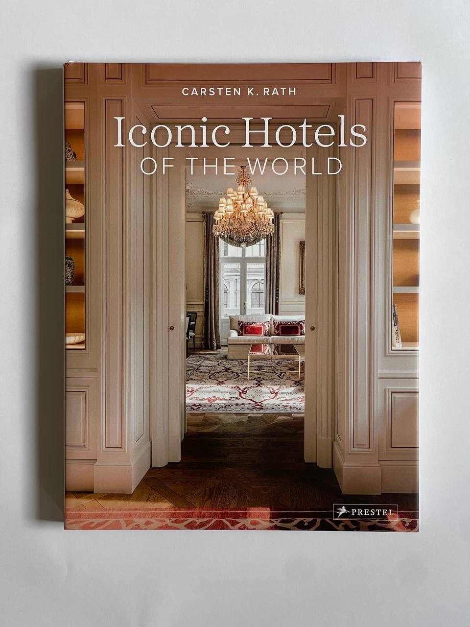 Книга «Iconic Hotels of the world»